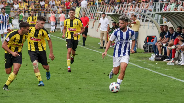 Arjona lleva un ataque el Recre en el erbi ante el San Roque.