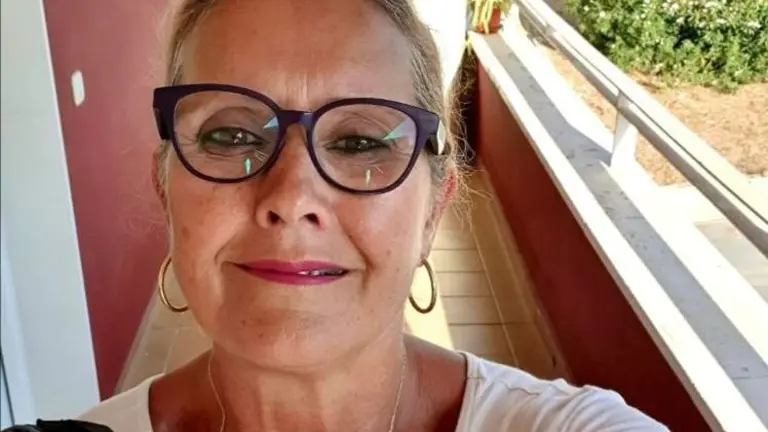 C6592F28-557C-4F34-9077-428E676F2C69