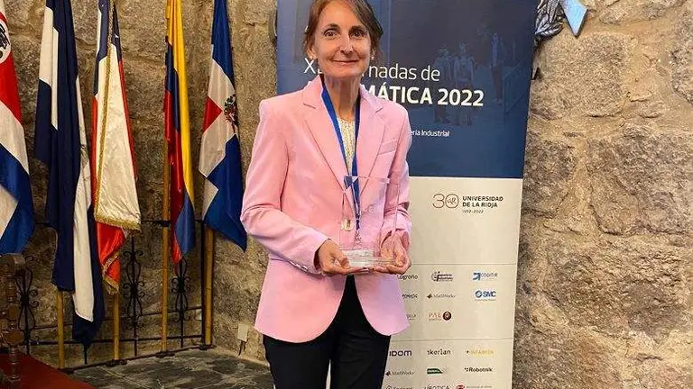 B4E75EF0-88D8-4297-A40C-0062534603A9