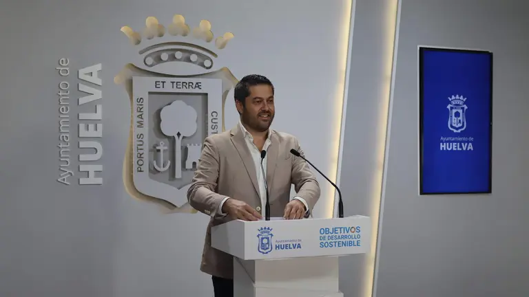 Francisco Balufo, en la rueda de prensa.