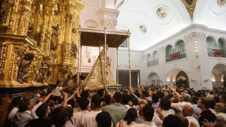 Inicio de la procesi&oacute;n de Pentecost&eacute;s 2022.