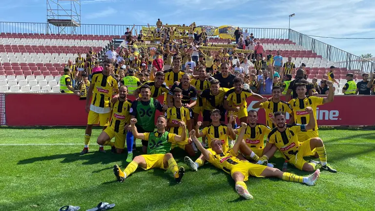 El San Roque celebra su primer triunfo.