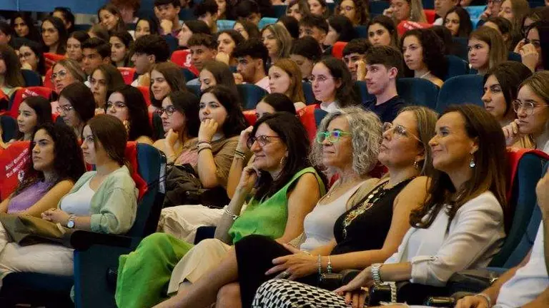 E436D419-9D55-445D-9823-EF76A8793498