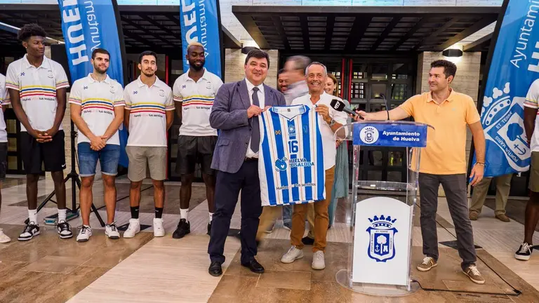 La nueva equipación albiazul el Enrique Benítez.