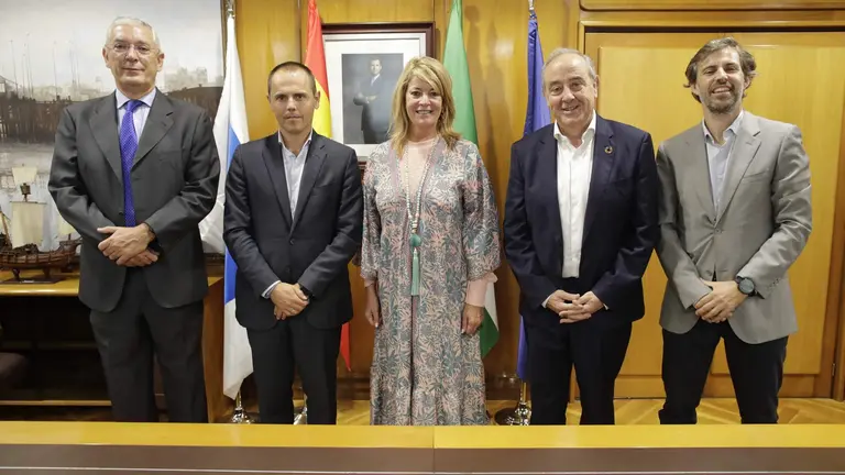 Encuentro en la sede de APH sobre energ&iacute;as renovables.