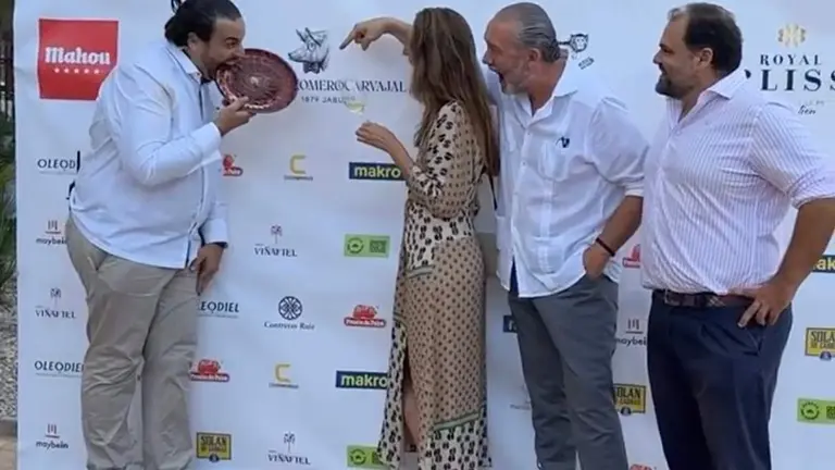 10AD6C36-C605-40DF-A208-A2951BD45BEB