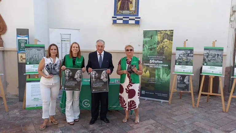 Mesa peticionaria en Huelva hoy.