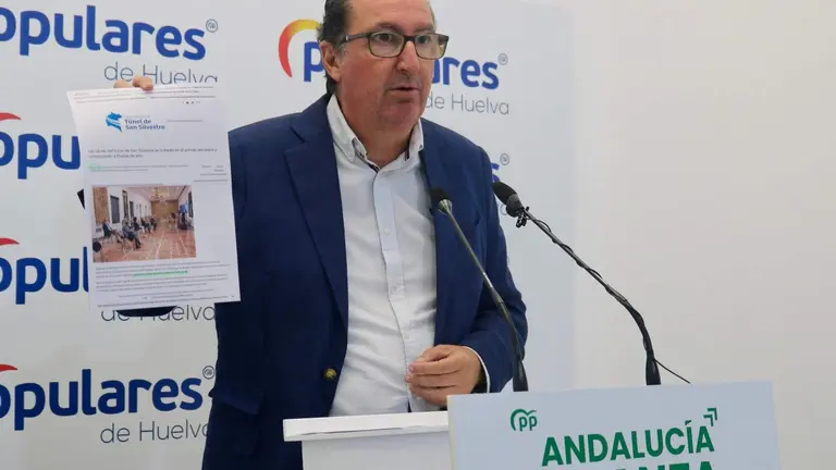 Manuel Andrés en una comparecencia de prensa para hablar del Túnel de San Silvestre
