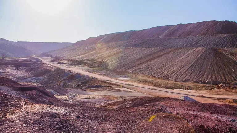 Escombreras en la zona minera elegida para el proyecto.