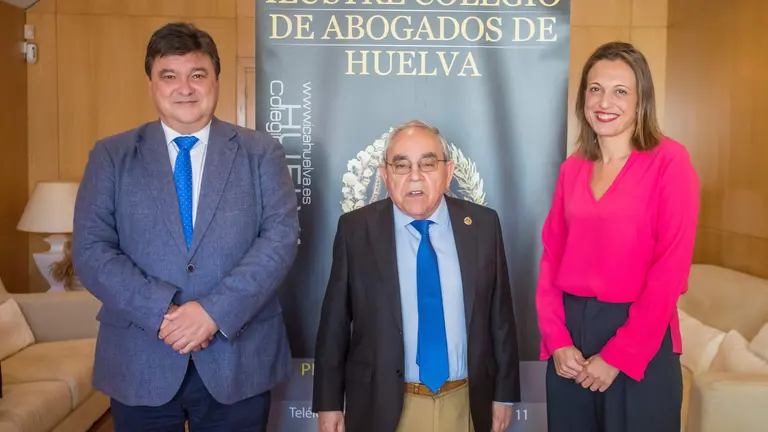 El alcalde y el Colegio de Abogados firman el convenio para la cita contra la violencia de g&eacute;nero