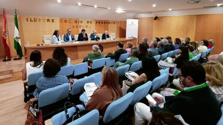 3221AAC4-C07D-47F2-BA4E-46B09F70EEEB