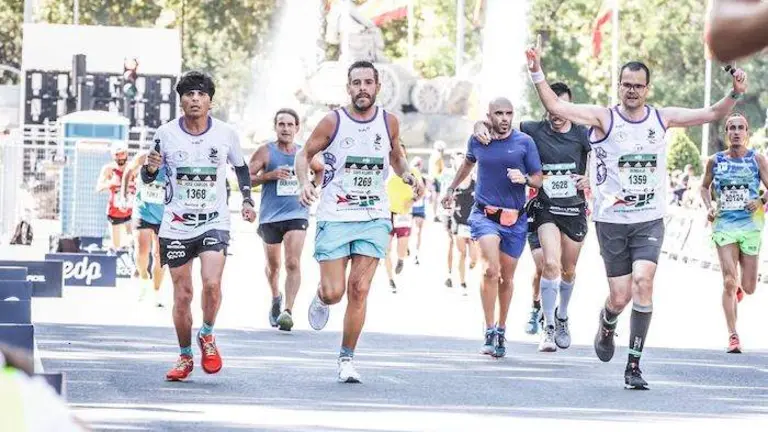 José Carlos Galván, Luis Flores y Antonio Bendala en carrera.