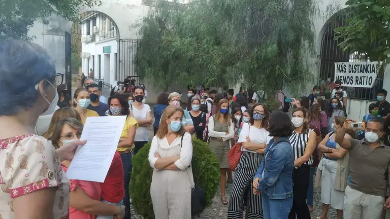 Varios institutos necesitan personal.