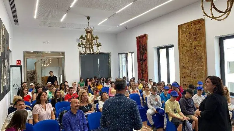 29C9C571-9C9A-4D63-BE33-588A2EA0EC96