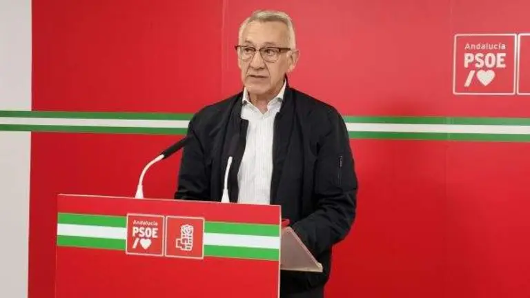 Juan A. García, en rueda de prensa.