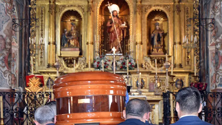 El f&eacute;retro ante San Juan Bautista, a quien Jes&uacute;s profesaba gran devoci&oacute;n.