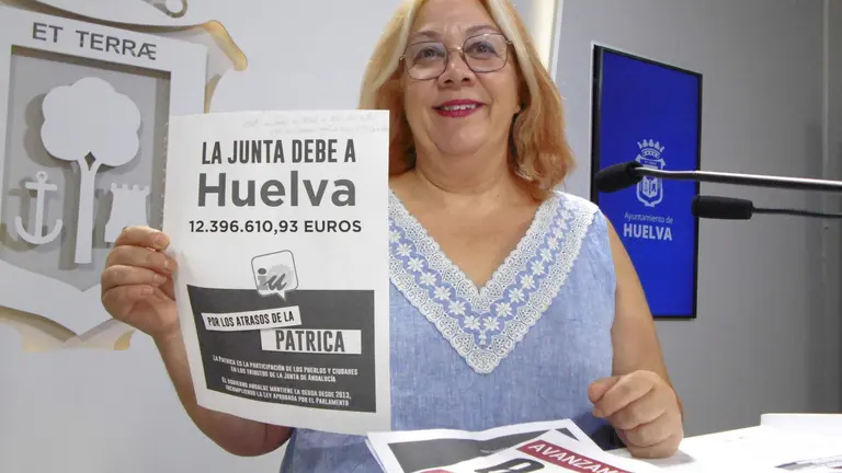 Mónica Rossi en el Ayuntamiento de Huelva