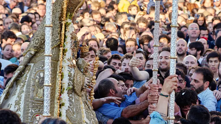 Momento de la procesi&oacute;n captada por el fot&oacute;grafo Alberto Parejo