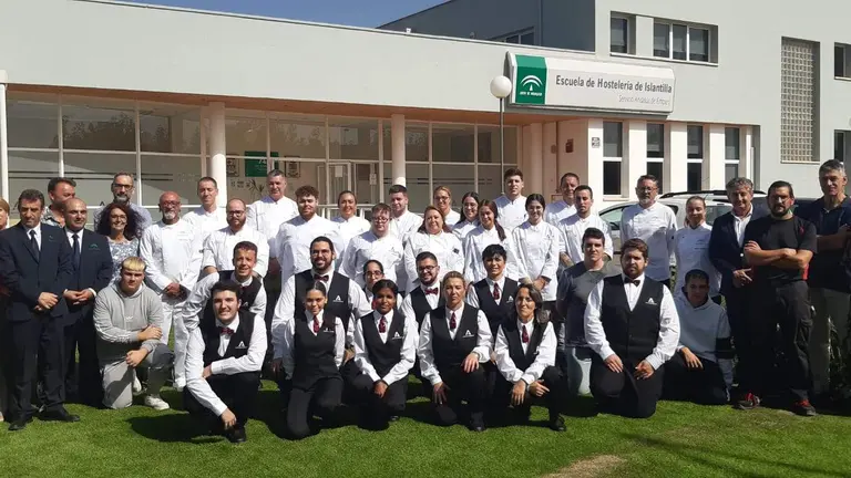 Integrantes del curso de la Escuela de Hosteler&iacute;a