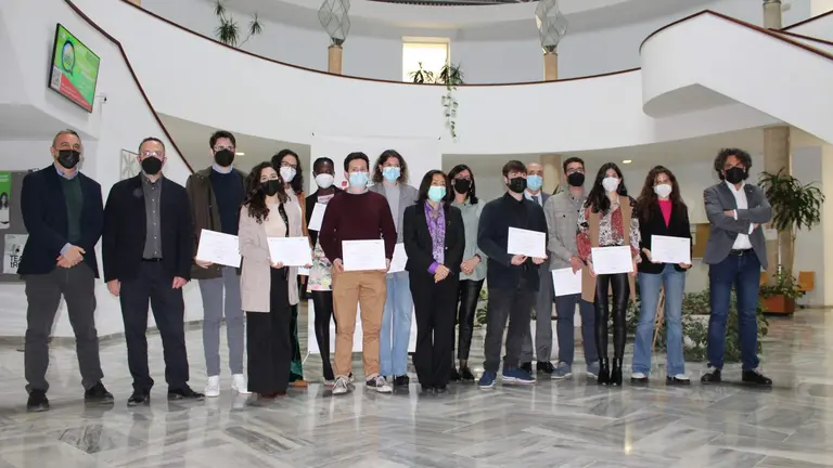 Alumnados de la Universidad de Huelva participantes del proyecto de la Fundaci&oacute;n Cepsa