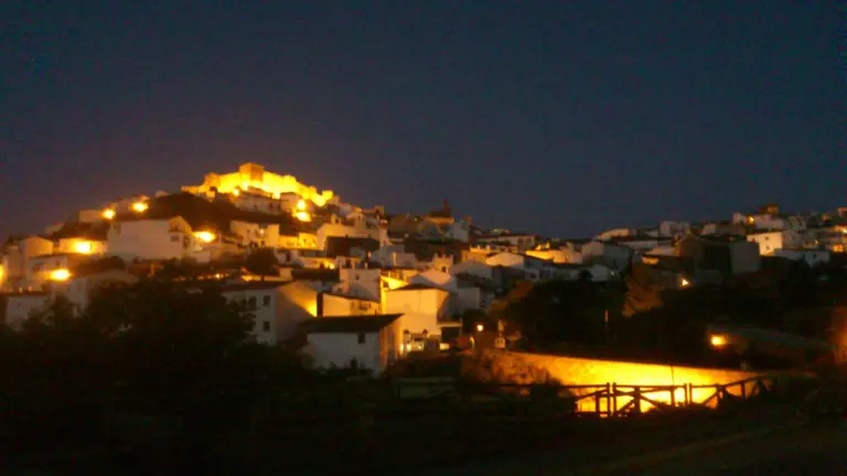 Imagen nocturna de Aroche
