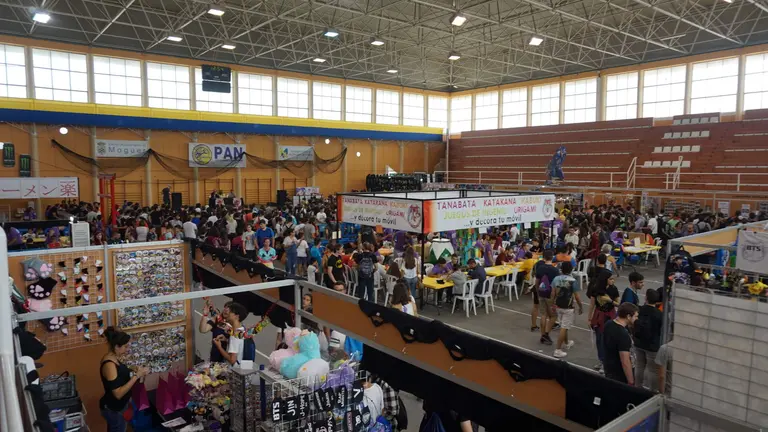 Uno de los tres pabellones del Salón del Manga de Moguer