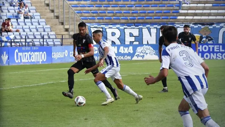 Ataca el Recreativo.