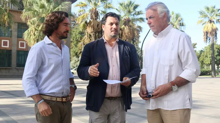 Jaime Pérez, en el centro.