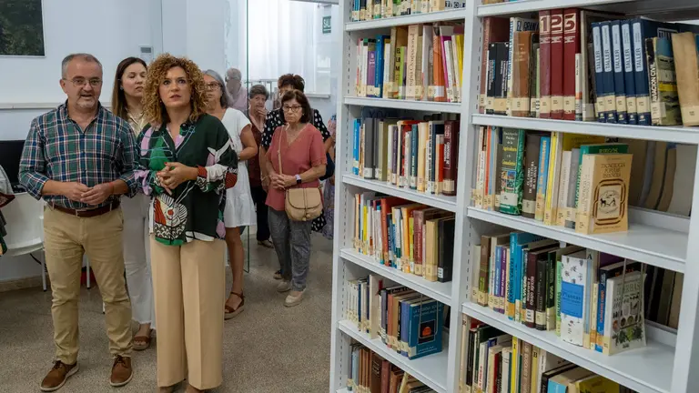 La presidenta de la Diputación y el alcalde visitan las nuevas instalaciones