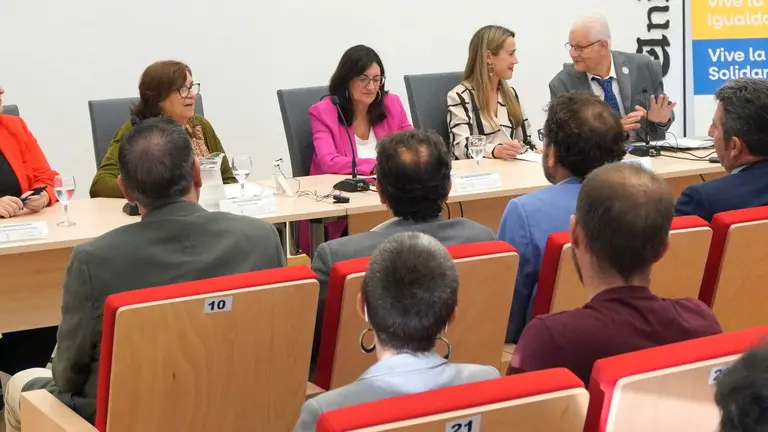 Mesa de trabajo de la Jornada de CEPAIN