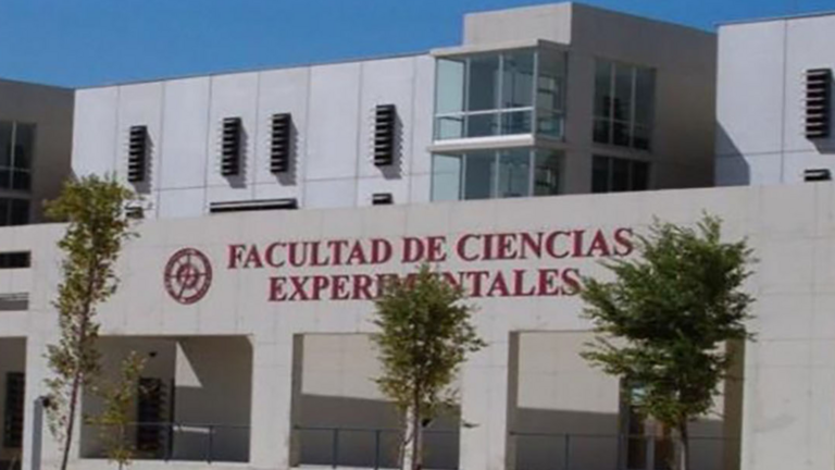 Facultad de Experimentales en la UHU.