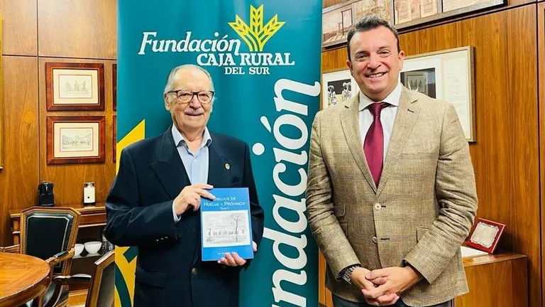Bacedoni con el director de la Fundación Caja Rural del Sur, Emilio Ponce