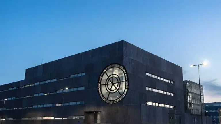 C823FA66-CC6F-49CD-A98A-565B3CE0C12E