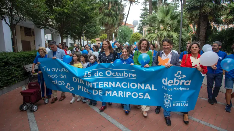 Marcha solidaria de la Asociaci&oacute;n Piel de mariposa