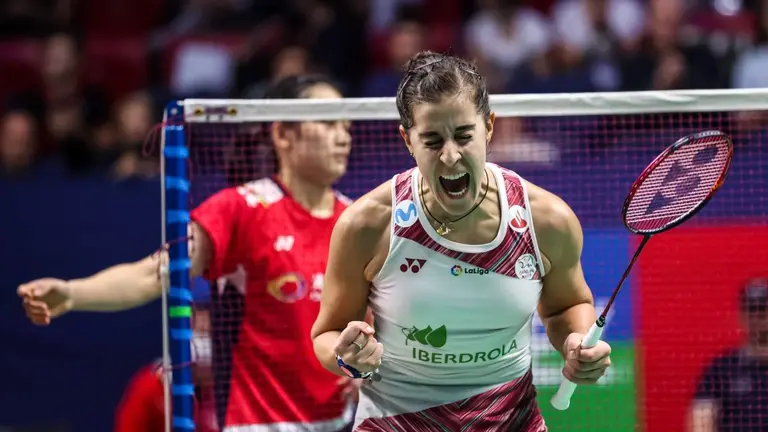 La rabia de Carolina Marín brilla en París.