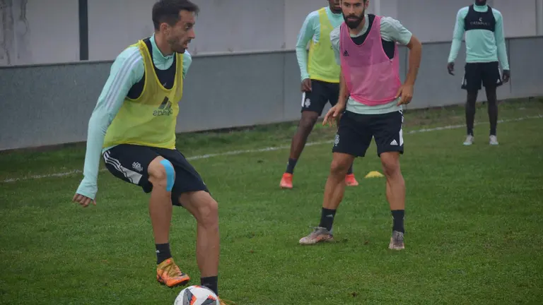 Iago entrenano hoy con el Recreativo.