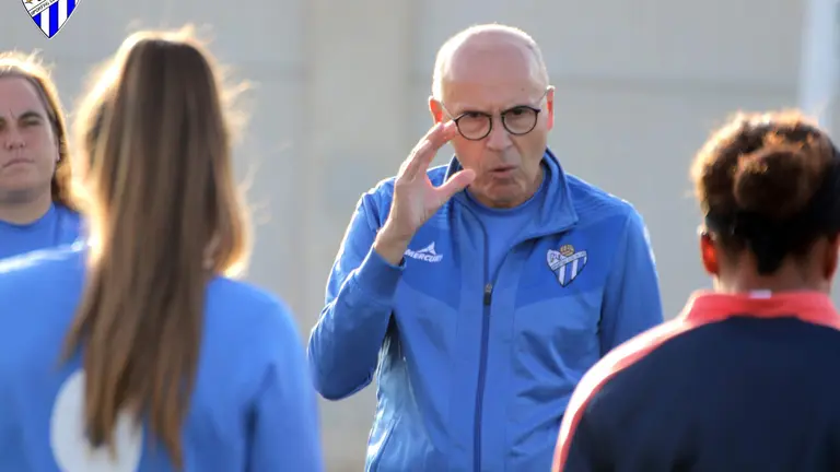 Antonio Toledo es el técnico del Sporting Club de Huelva.