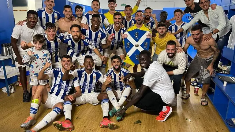 El Recre celebrando su victoria sobre el Cartagena B.