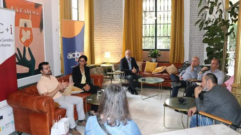 3A52FC96-B982-45C8-A40E-F12EECF7842E