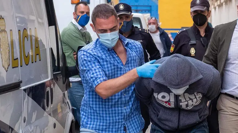 Llegada a la Audiencia del ya condenado asesino decapitador de su amigo.