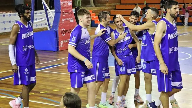 Hasta los júniors del Ciudad de Huelva anotaron en el partido.