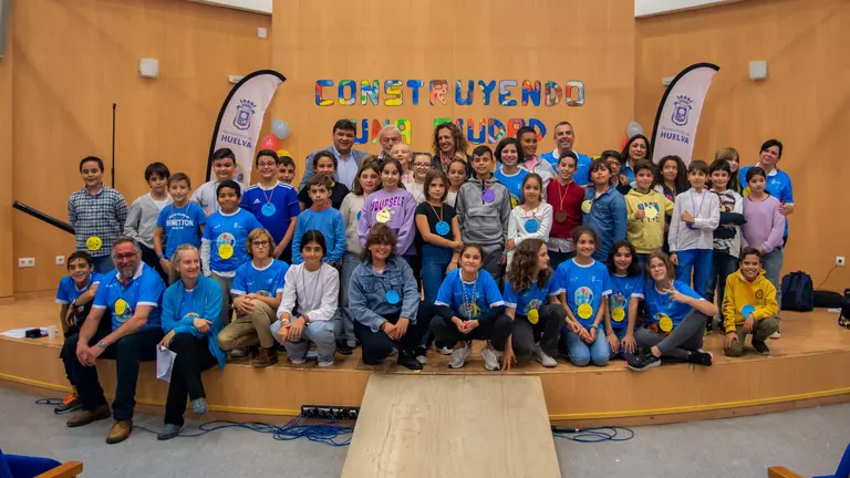 Todo el Consejo que ha participado en la elección de la Alcaldesa Infantil