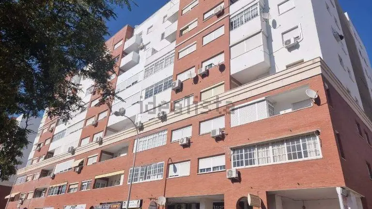 Calle Punta UMbr&iacute;a, con problemas en la rasante de los edificios