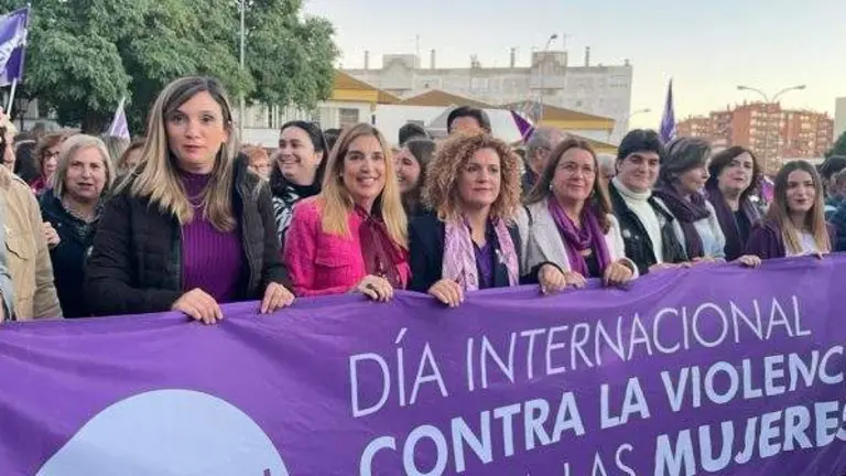 Limón, en la cabeza de la manifestación feminista