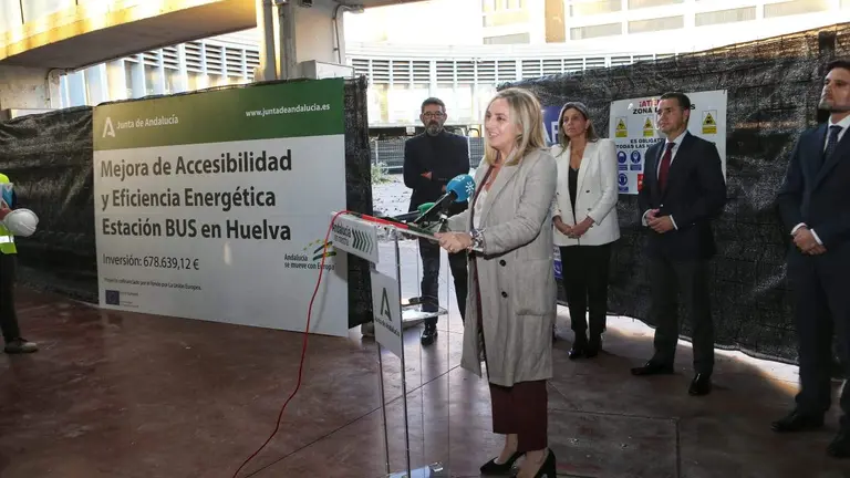 La consejera en la Estación autobuses Huelva