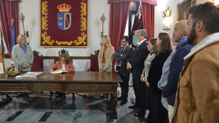 Firma de la ministra el compromiso con Doñana en Almonte