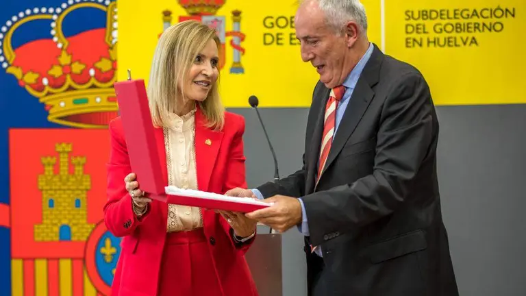 Entrega del galardón al Real Club de Tenis