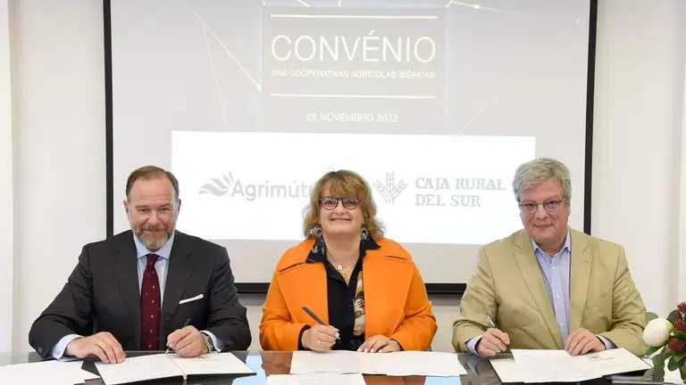 221202. Firma de los acuerdos de Caja Rural del Sur con las Cooperativas financieras portuguesas
