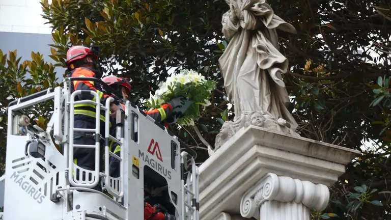 Entrega de las flores