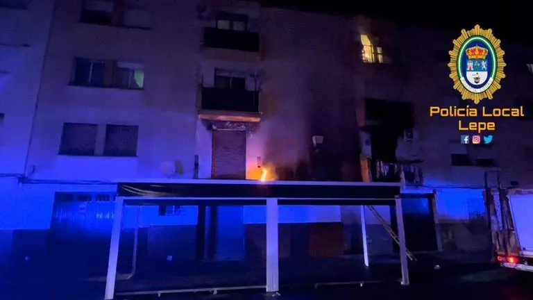 Imagen de la Policía LOcal de Lepe del edificio afectado